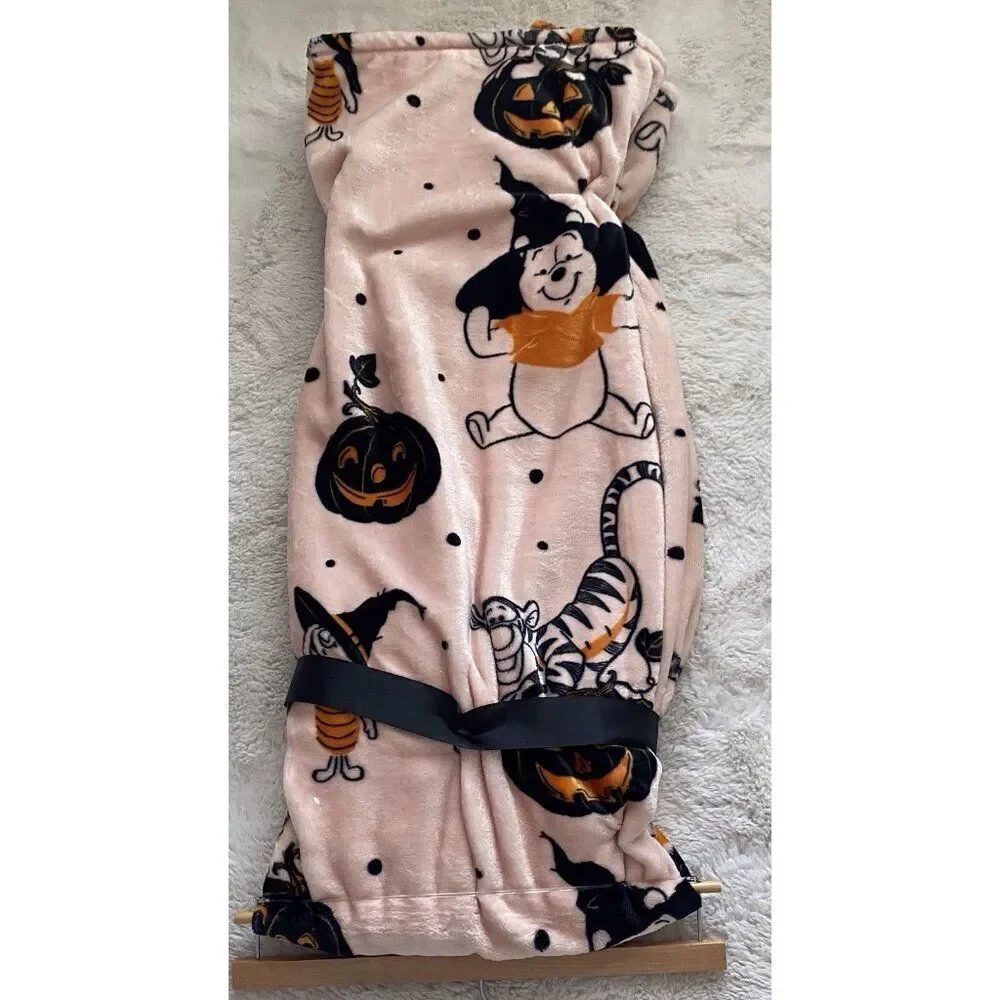 Disney Winnie The Pooh Tigger Piglet Halloween Pink Throw Blanket 60”‎ X 70” NEW